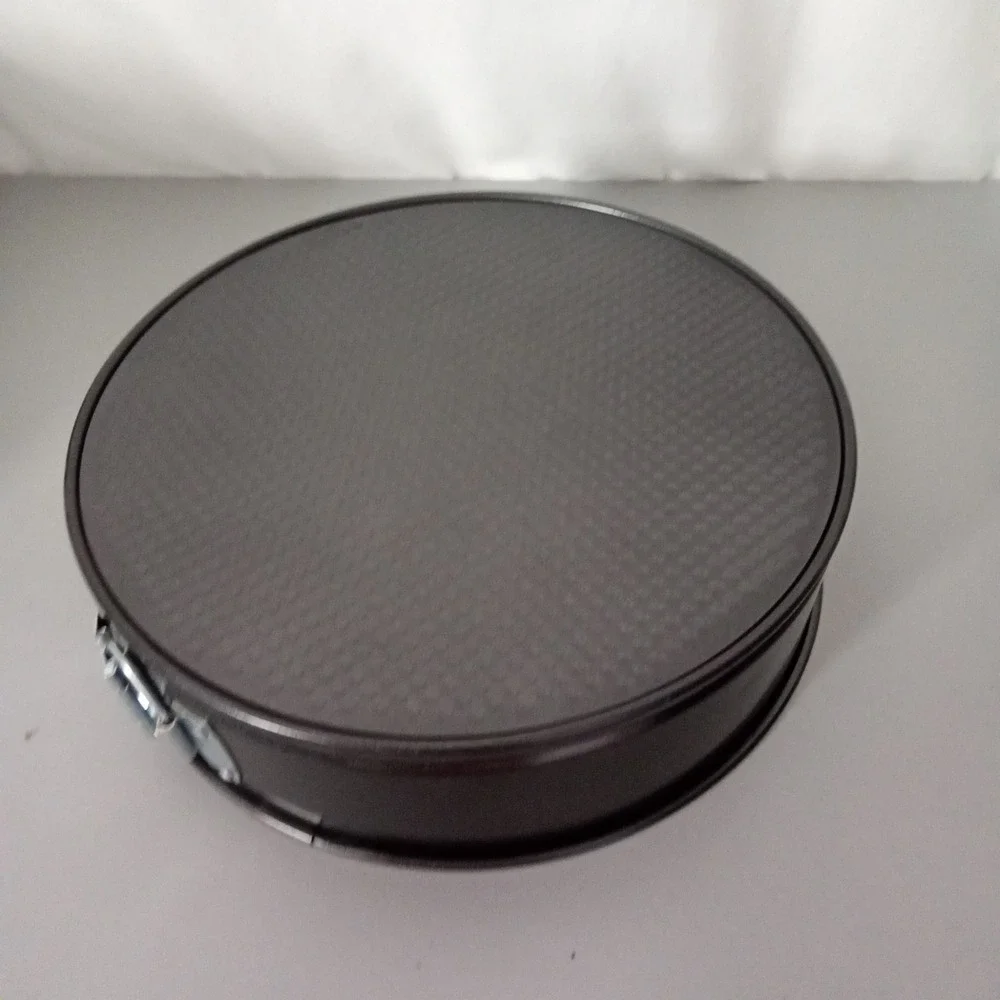 Round 9.5 Inch Non-Stick Springform Pan Charcoal Gray Textured Bottom Bakeware